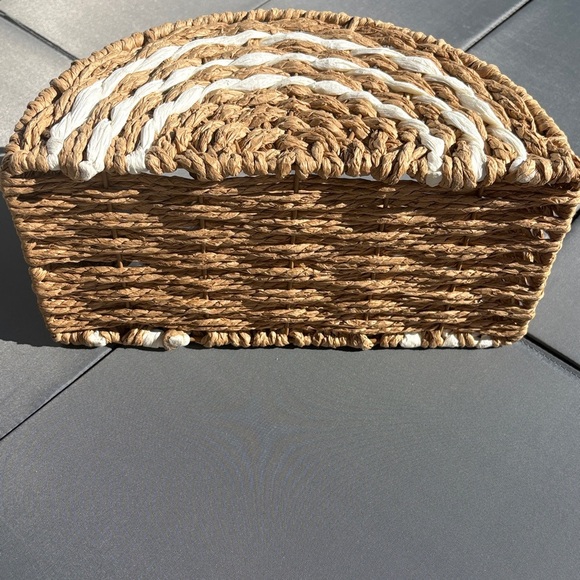Napkin Holder  Woven Wicker material  tan with white accents - Picture 4 of 6